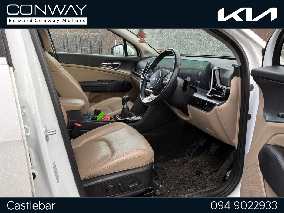 2022 Kia Sportage - image 11