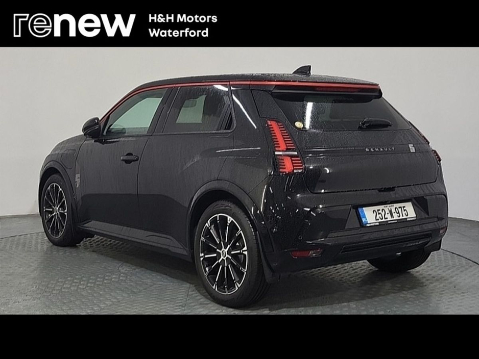2025 Renault 5 - image 3