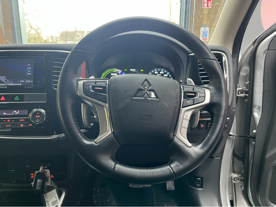 2018 Mitsubishi Outlander - image 10