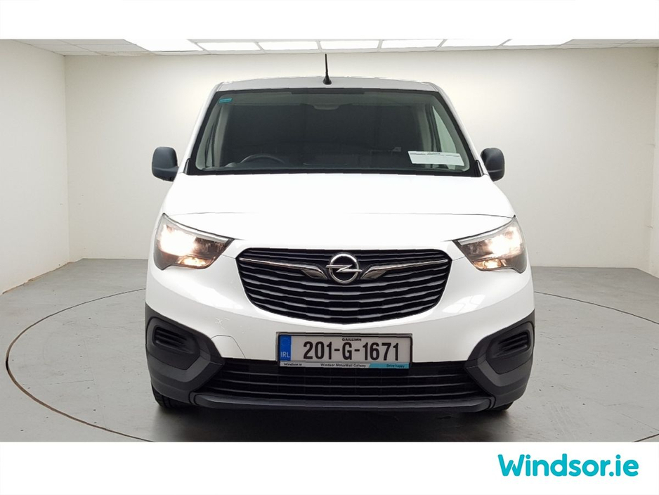 2020 Opel Combo - image 9