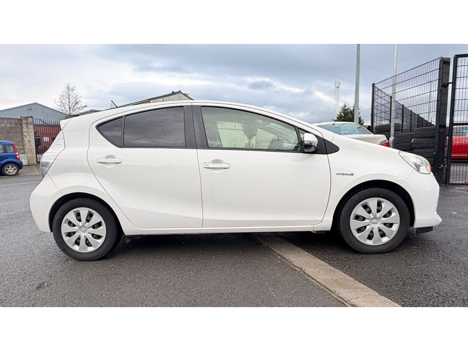 2012 Toyota Aqua  €8,000