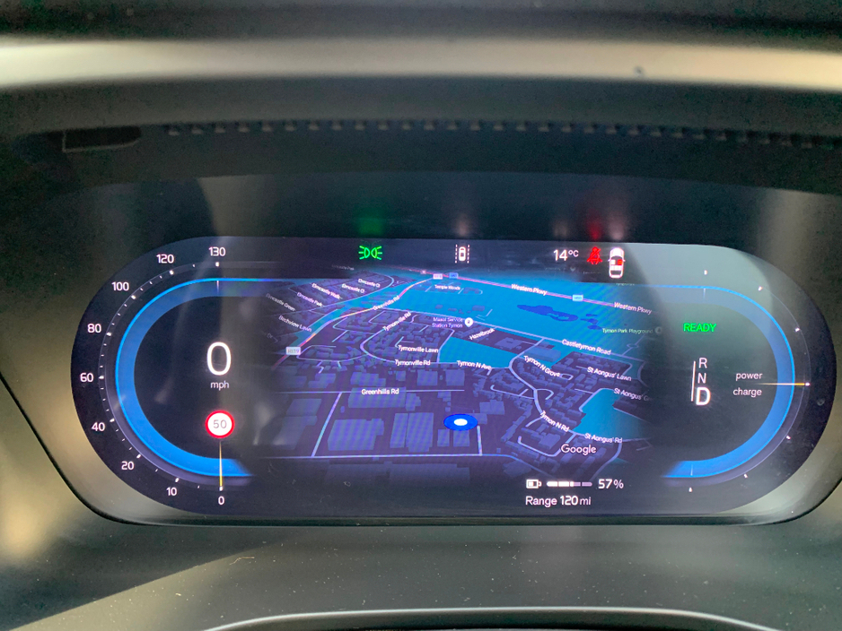 2025 Volvo EX40 - image 23