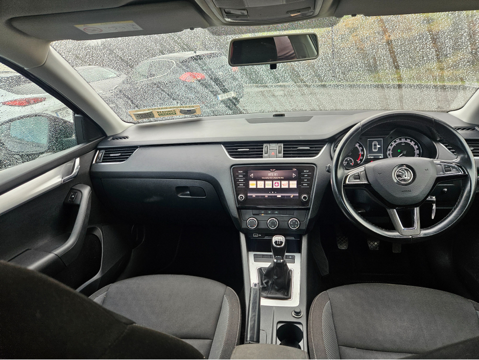 2019 Skoda Octavia - image 9