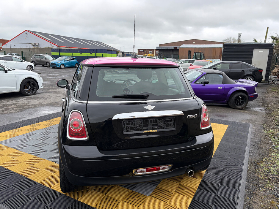 2013 MINI Hatch - image 3