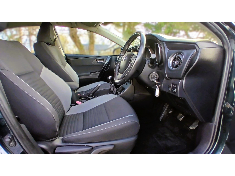 2016 Toyota Auris 1.2T ICON VVT-I 114BHP 5DR €12,900