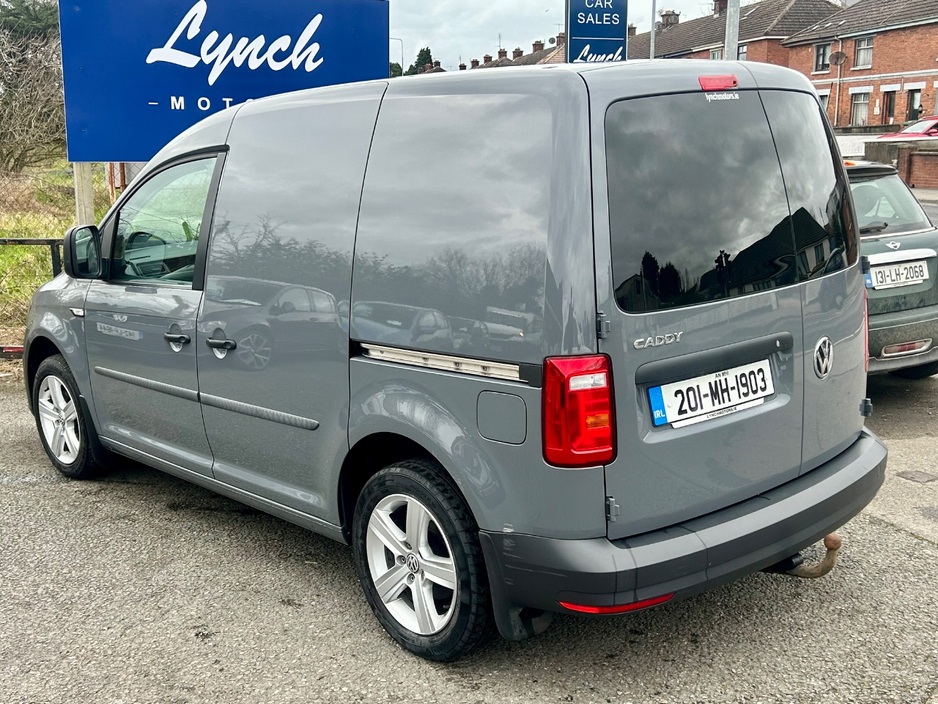 2020 Volkswagen Caddy - image 9