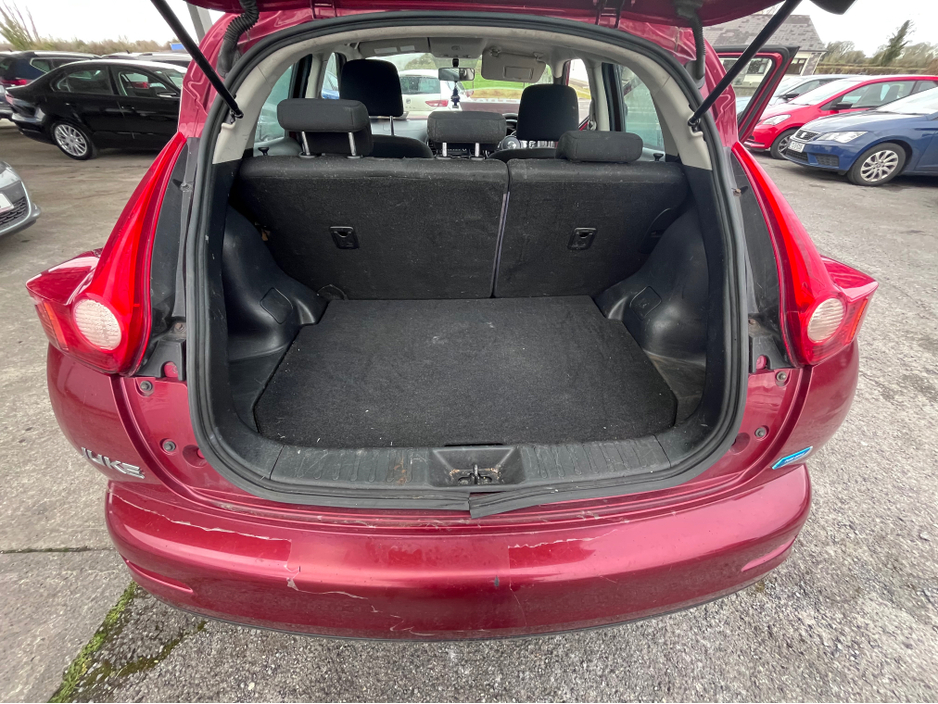 2011 Nissan Juke - image 10