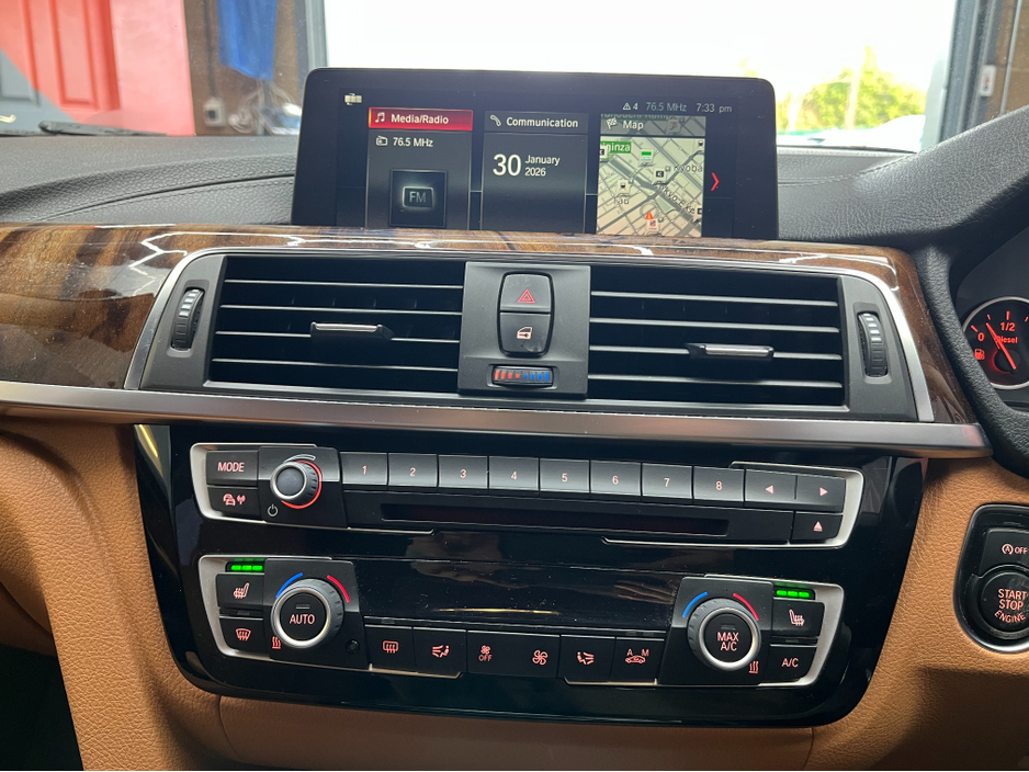 2019 BMW 3 Series 2019 BMW 320D LUXURY 2.0 AUTOMATIC / CRUISE CONTROL / REVERSE CAMERA / ELECTRIC MEMORY & HEATED SEATS AND MORE