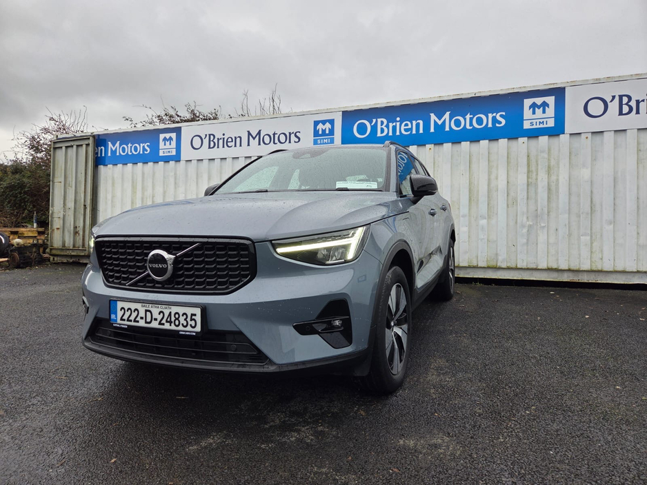 2022 Volvo XC40 - image 3
