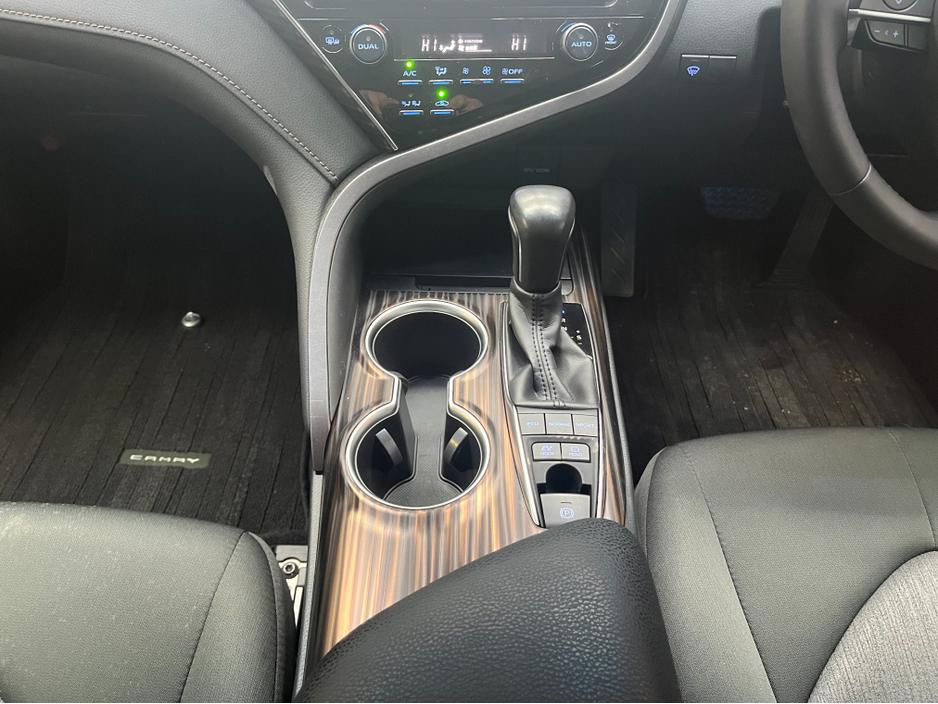 2018 Toyota Camry - image 19