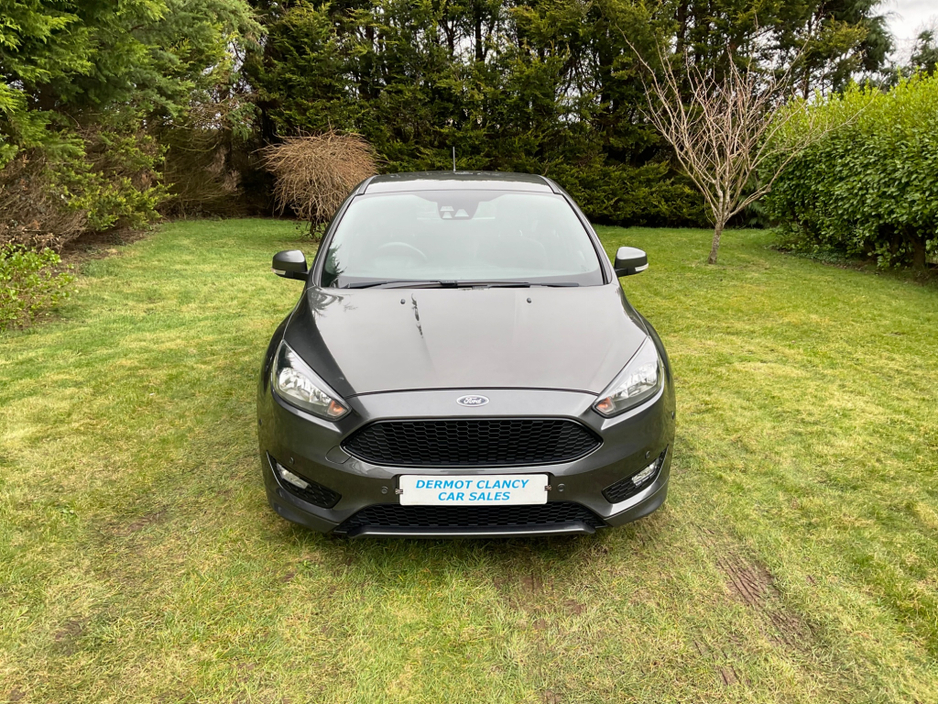 2017 Ford Focus - image 2