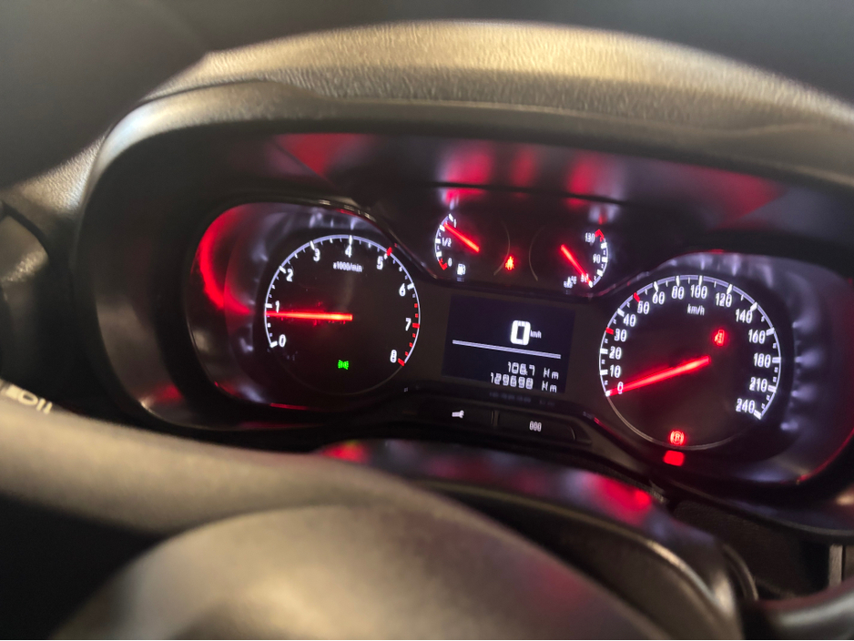 2021 Opel Combo - image 9