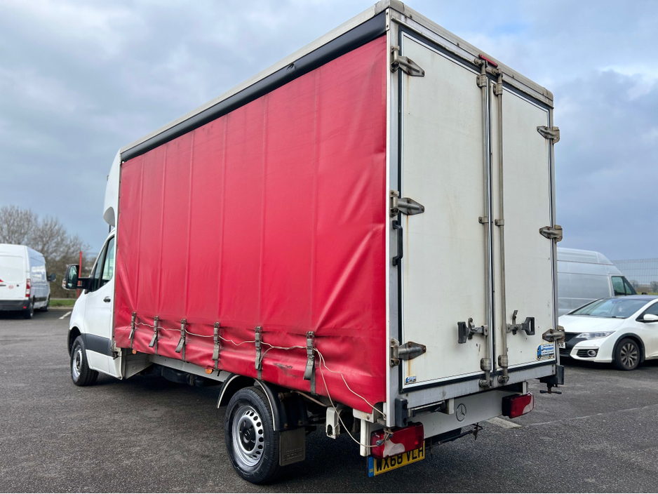 2019 Mercedes-Benz Sprinter - image 3