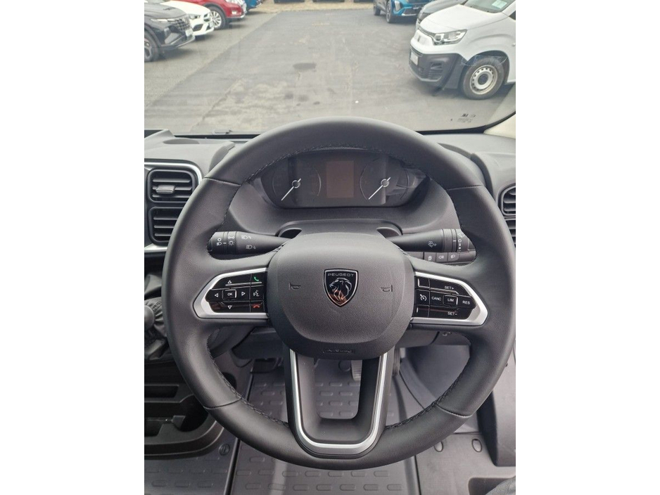 2026 Peugeot Boxer - image 10