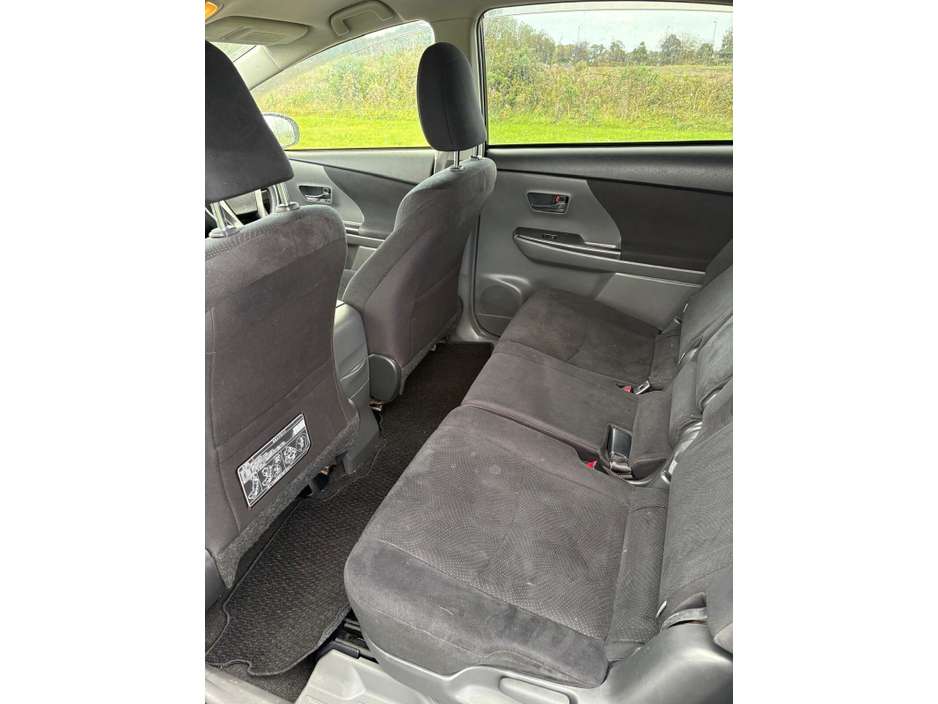 2014 Toyota Prius - image 7