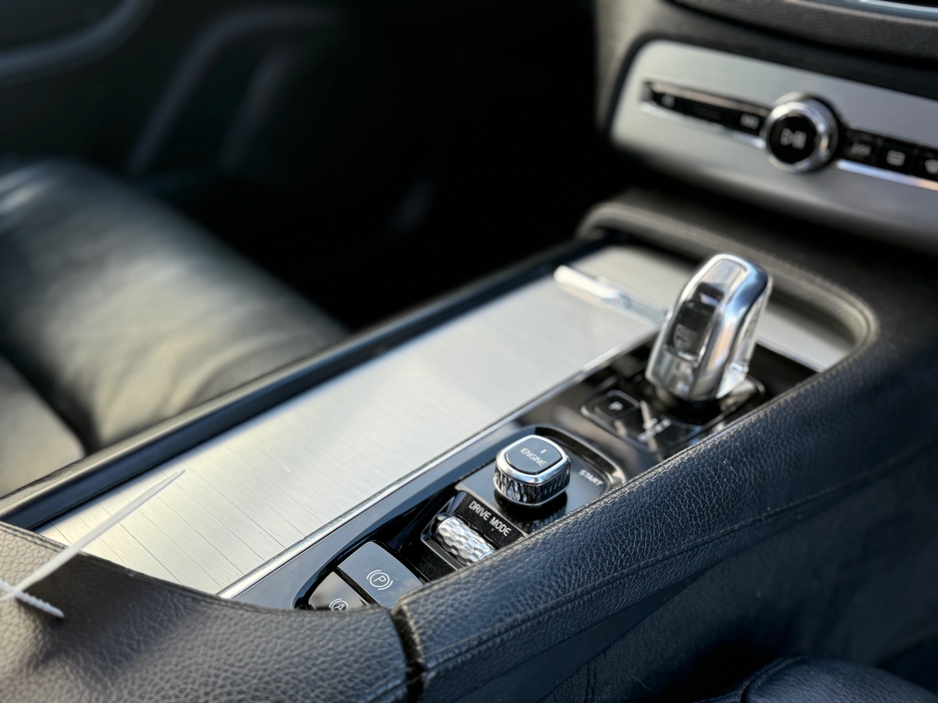 2016 Volvo XC90 T8 PHEV MOMENTUM GT 7 Seater Auto €21,950