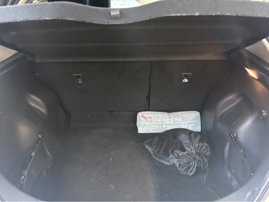 2019 Nissan Leaf - image 16