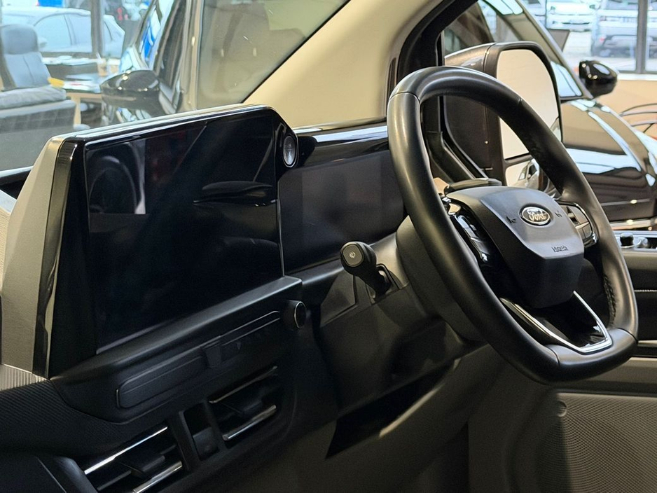 2024 Ford Transit Custom - image 9