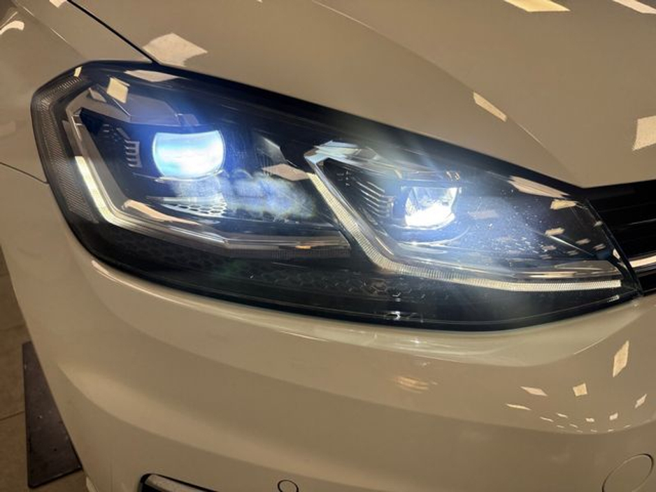 2019 Volkswagen Golf - image 19