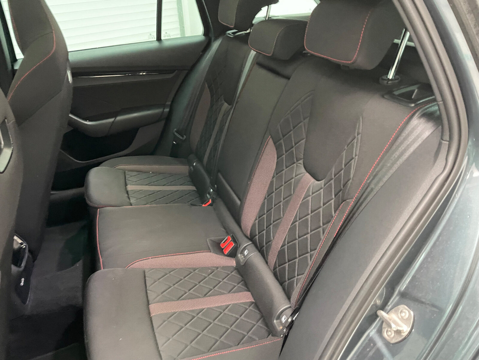 2021 Skoda Octavia - image 21