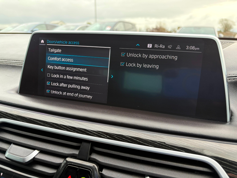 2020 BMW 7 Series - image 32