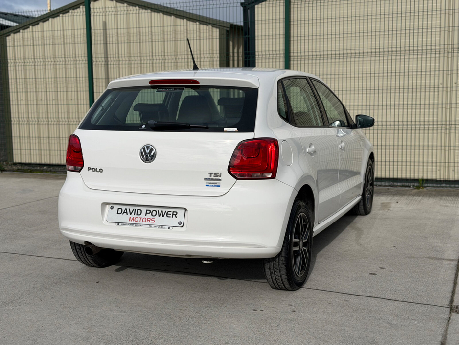 2014 Volkswagen Polo - image 7