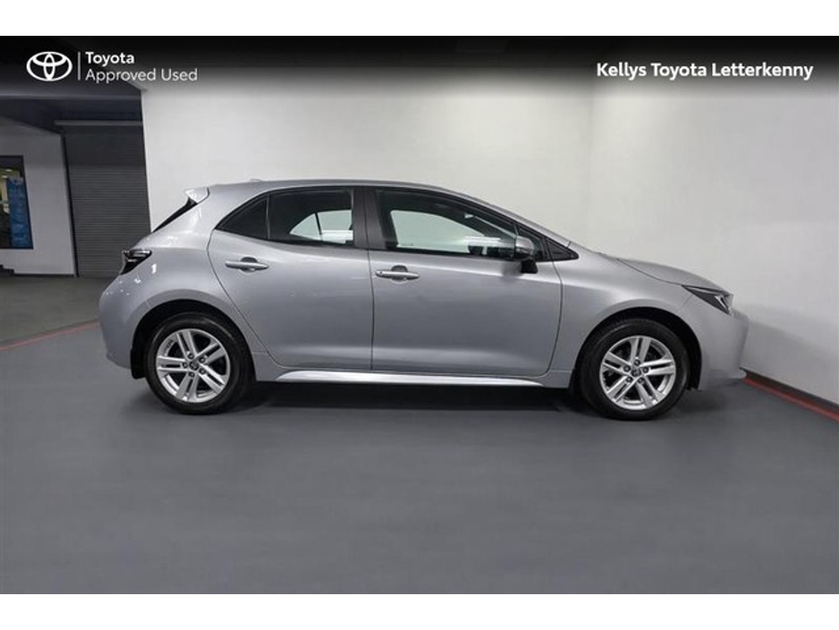 2023 Toyota Corolla - image 3