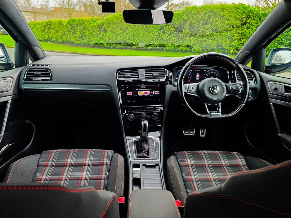 2018 Volkswagen Golf - image 17