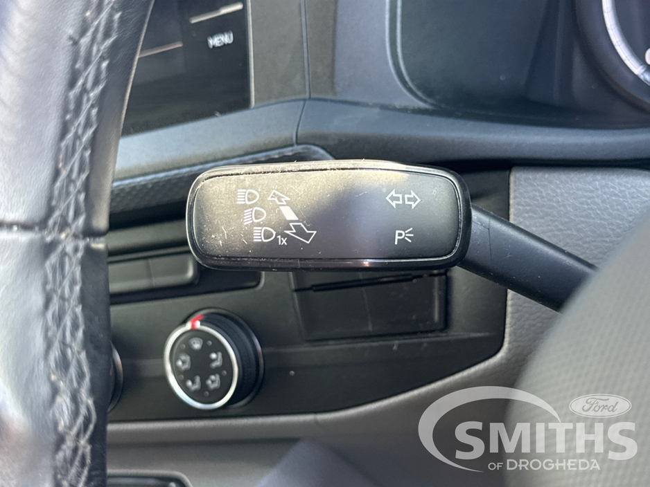 2024 Volkswagen Transporter - image 24