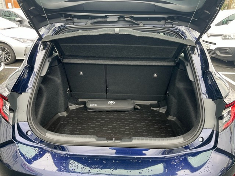 2023 Toyota Corolla - image 10