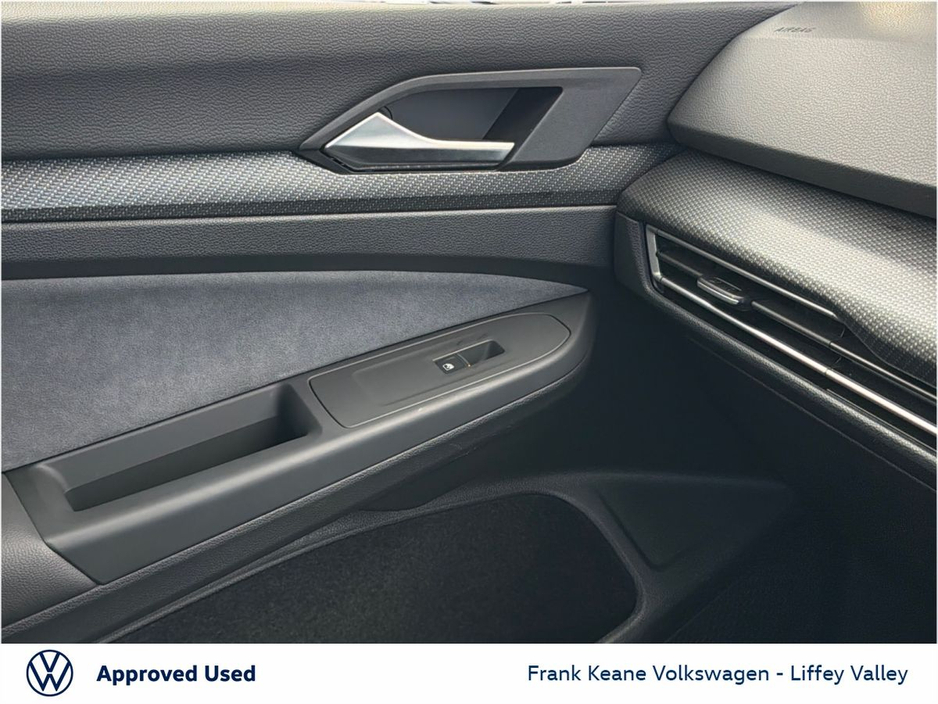 2021 Volkswagen Golf - image 18