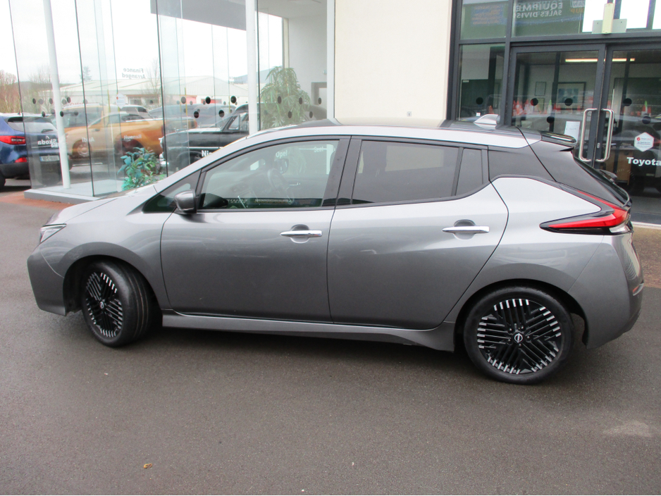 2022 Nissan Leaf - image 8