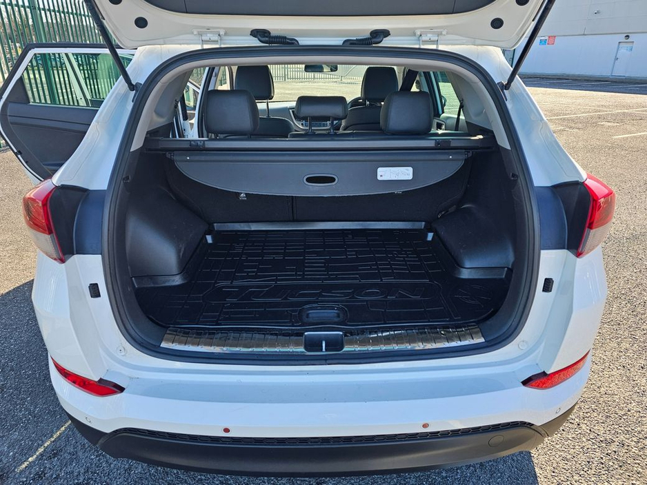 2016 Hyundai Tucson - image 11