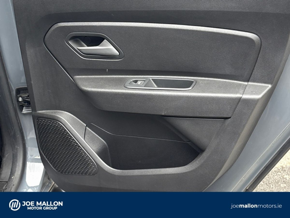 2023 Dacia Duster - image 19