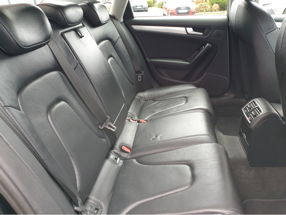 2015 Audi A4 - image 9