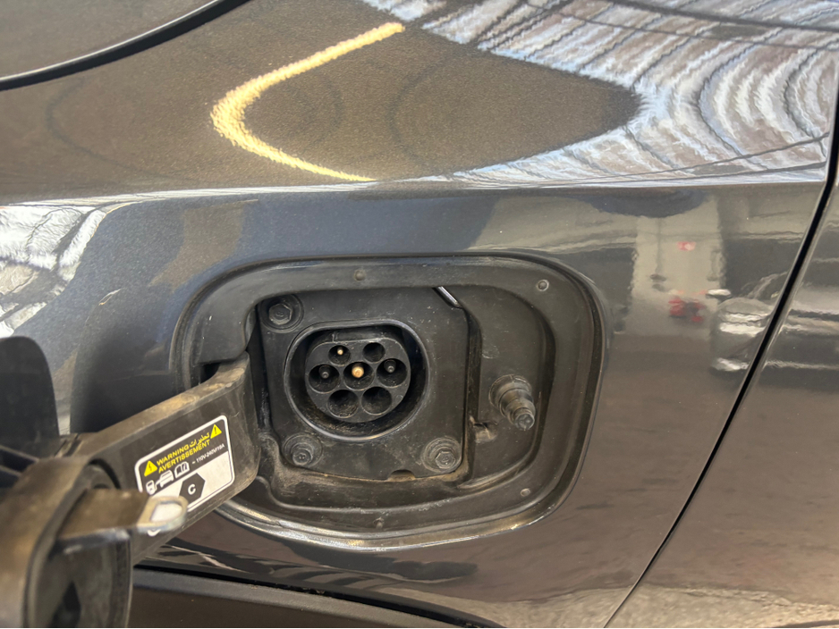 2023 Kia XCeed - image 11