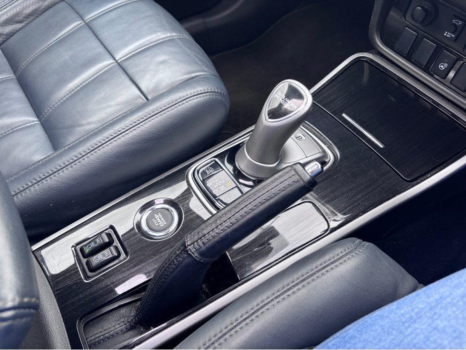 2017 Mitsubishi Outlander 2.0 GX5HS PHEV 200BHP // PAN SUNROOF // HIGH SPEC €13,995