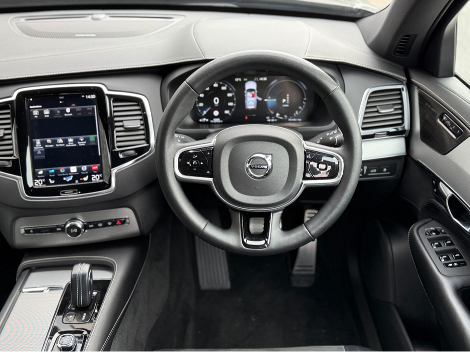 2022 Volvo XC90 - image 13
