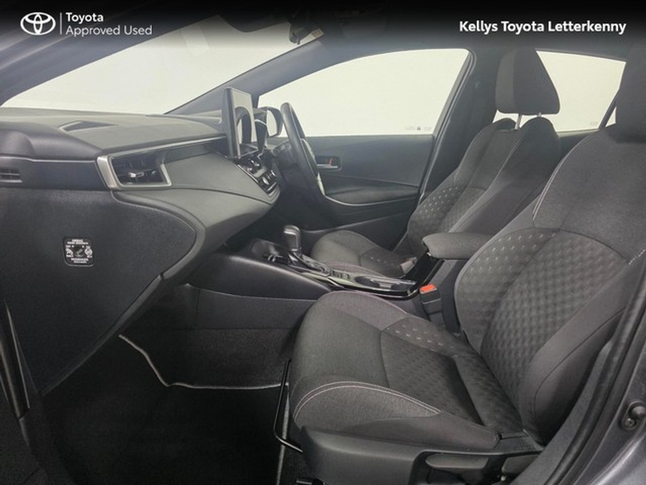 2025 Toyota Corolla - image 6