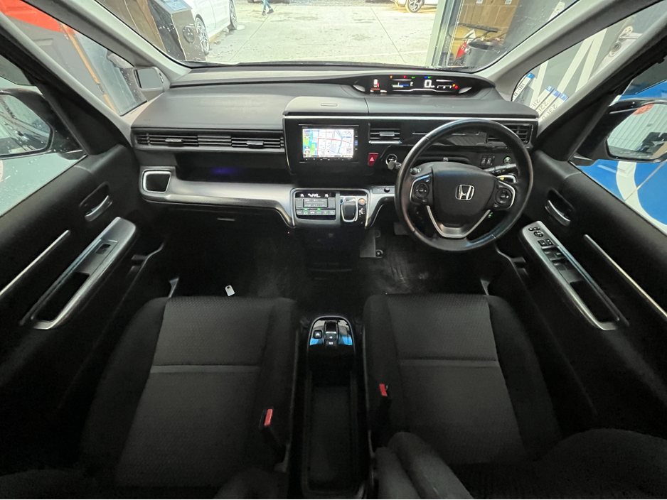 2019 Honda Stepwagon - image 16