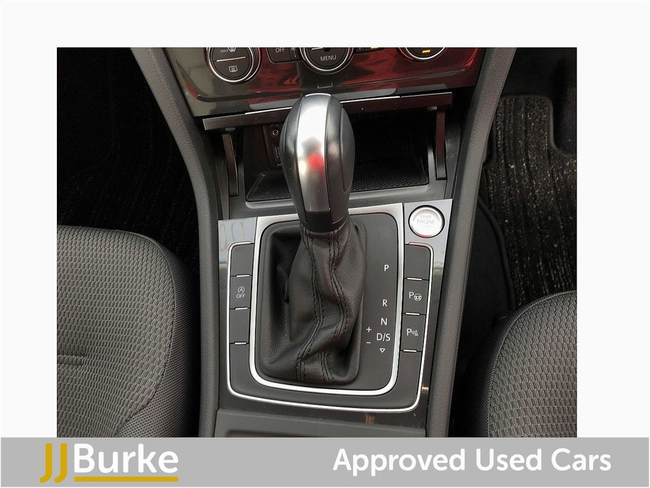 2020 Volkswagen Golf - image 18