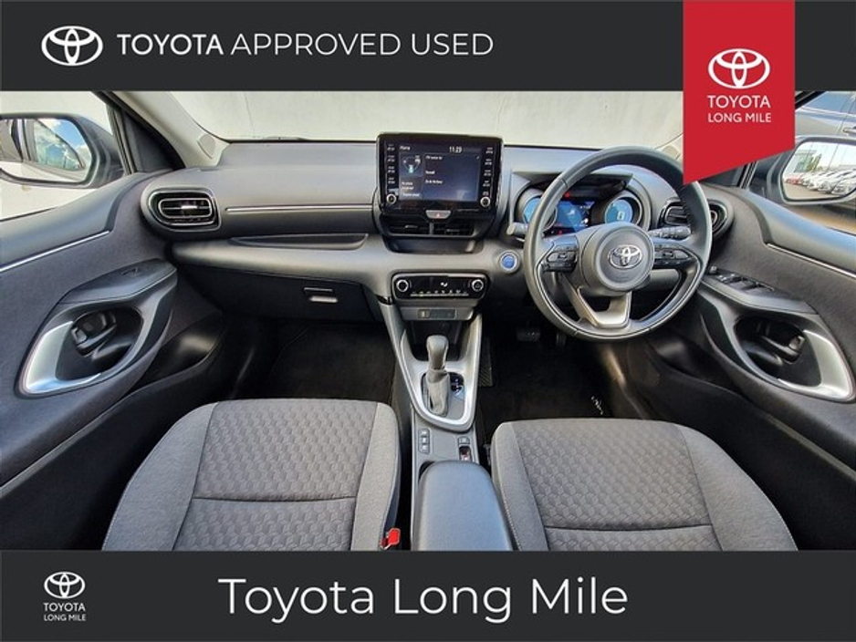 2023 Toyota Yaris - image 8