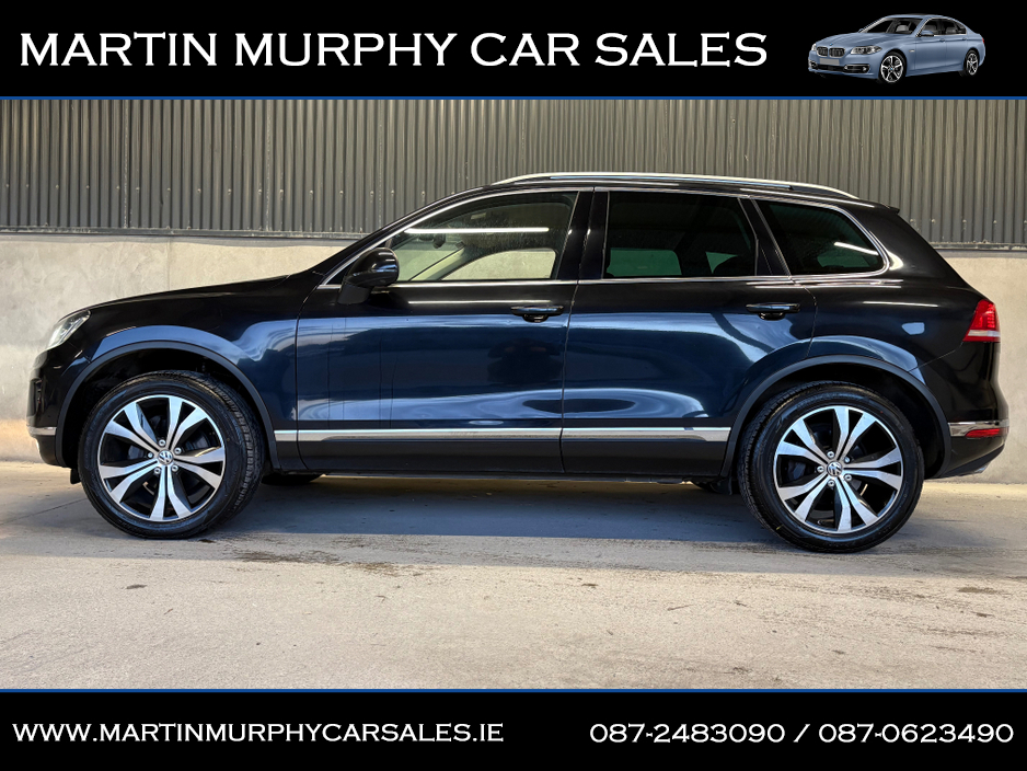 2015 Volkswagen Touareg - image 3