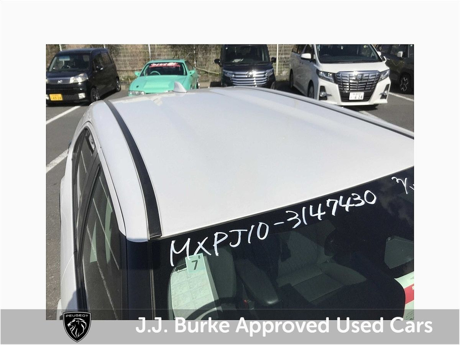 2024 Toyota Yaris - image 20