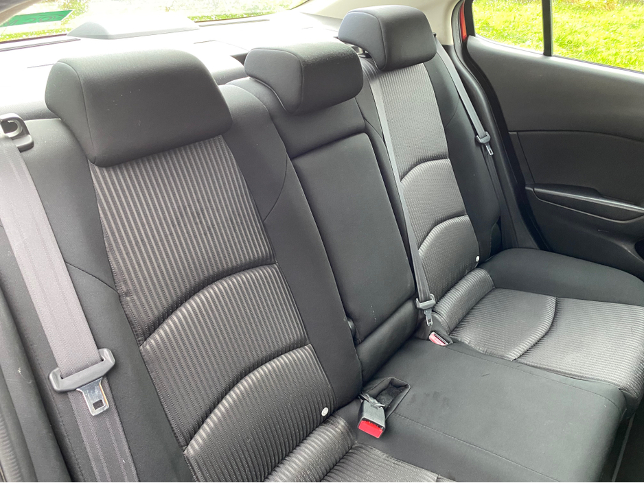 2016 Mazda Mazda3 1.5 D 105PS EXECUTIVE IPM 4 4DR €10,500