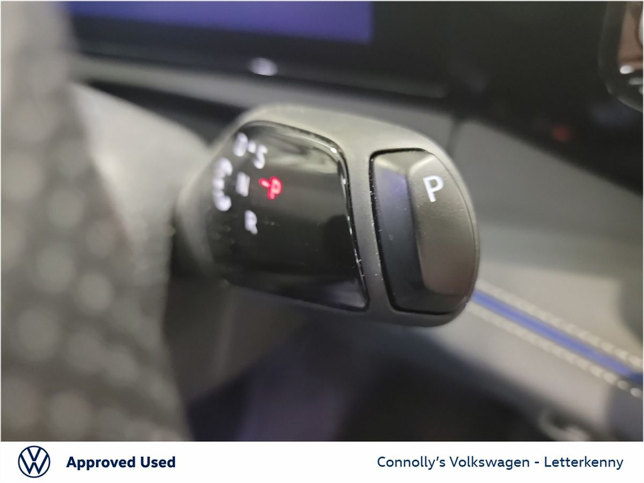 2025 Volkswagen Tiguan - image 10