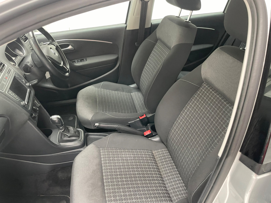 2015 Volkswagen Polo - image 22