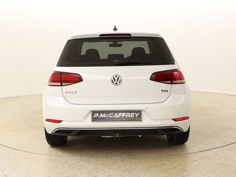 2017 Volkswagen Golf - image 6