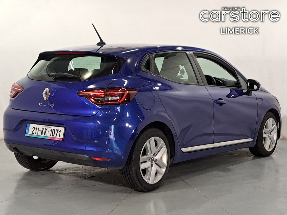 2021 Renault Clio - image 3