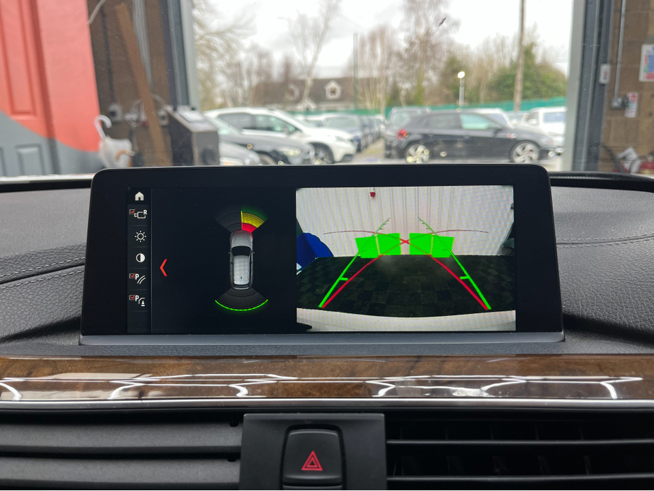 2019 BMW 3 Series - image 23